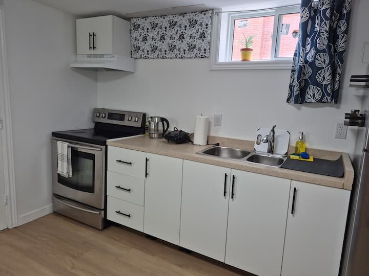 Studio Basement In Niagara Region - Niagara-on-the-Lake