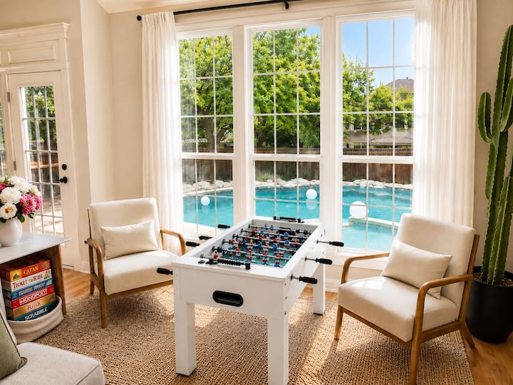 Pool, Hot Tub, Huge Theater, Mini Golf, Sleeps 19 - Pflugerville, TX