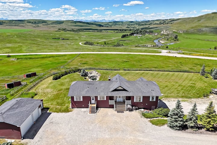 Quiet & Panoramic Mountain View Ranch House! - 科克倫