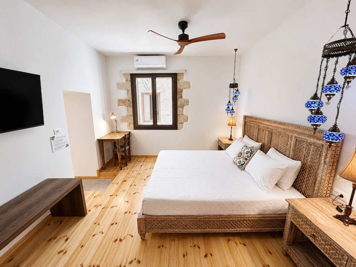 Suite Victoria - Boutique Hôtel, Rooftop, Jacuzzi - Chania