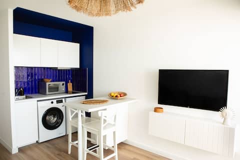 Top Airbnb: Soleil Bleu - Harbor/sea view - Air conditioning - Private parking in Mauguio