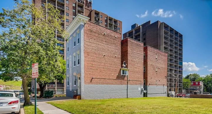 Reservoir Hill Gem Renovated 2br Apartment -