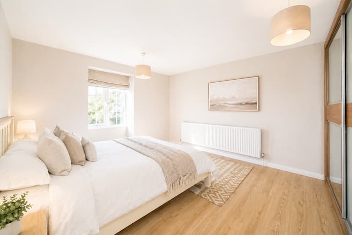 Stylish 4br Battersea | Garden | Parking Available - 런던