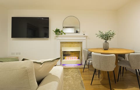 Popular Airbnb listing: Modern 2-Bed | Sleeps 6 | Great Location in St. Helens