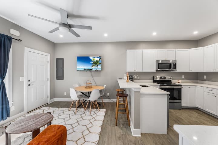 Near Bay & Park•2br 2ba•sleeps 6–8•walk To Beach - Ocean City Beach, MD