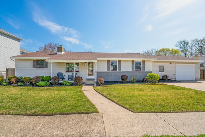 Beach Comfort Meets Golf Course Luxury. - Long Beach Island, NJ