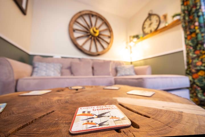 The Wheelhouse Is A Romantic 1 Bedroom Retreat - Ballycastle