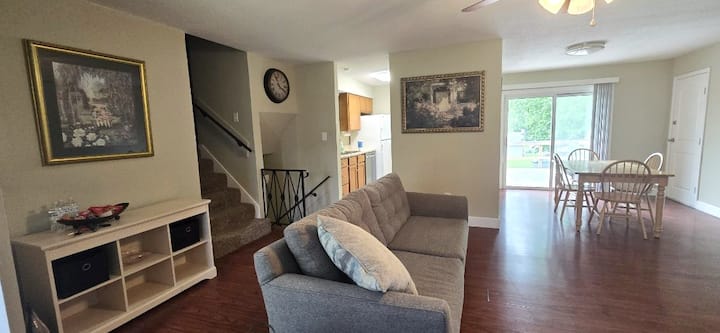 Spacious & Cozy Home Near Mu With Game Room - Columbia, MO