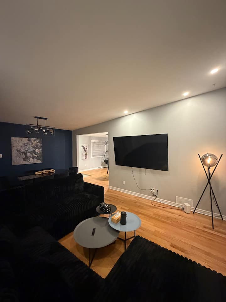 15-25 Minute Drive To Anywhere In Montreal! - Montreal
