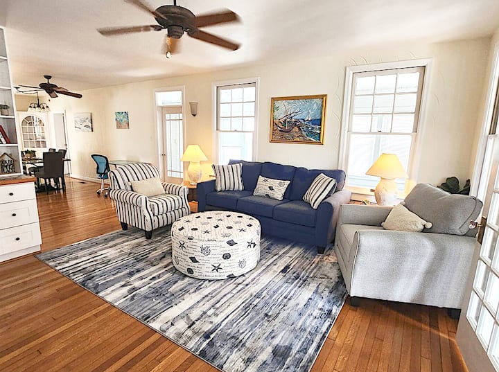 Bay Oaks Beach House - Norfolk, VA