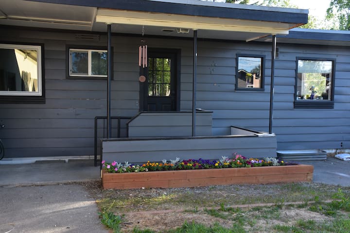 Basement Apartment In Heart Of Spenard - Anchorage, AK