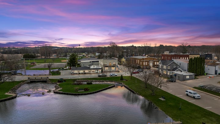 Stay At Solara - Downtown Green Lake Beauty - Brandon, WI