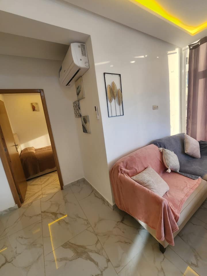 Modern Tangier Apt + Pool & Free Parking - Tánger