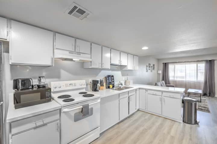 Relaxing Vegas Retreat! Sleeps 6! - Las Vegas, NV