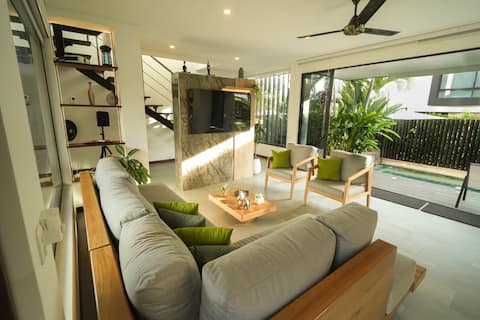 Successful Airbnb property: La Playa – Luxury House Hotel in Melgar