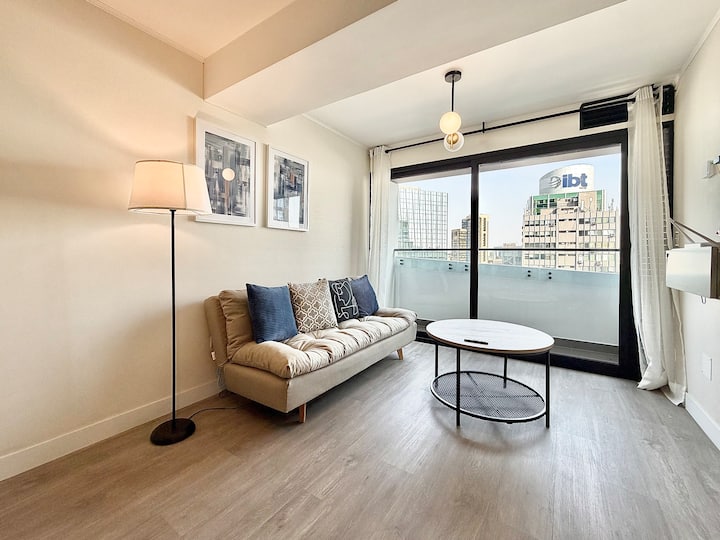 Luxury 1 Br C. Financiero | 300 Mb | Escritorio - Perú