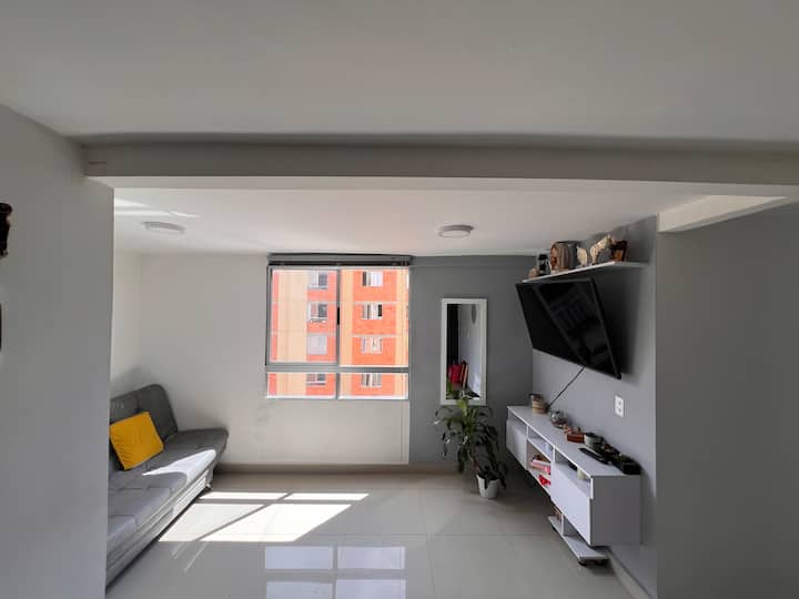 Apartamento Cómodo, Moderno, Bien Ubicado Y Seguro - Copacabana