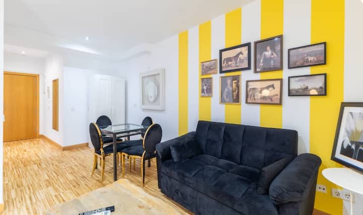 M Amarillo 5 * Estudio De Diseño Plaza Mayor - Madrid