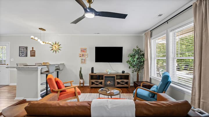 Midcentury Modern 4bed-2ba @Music Factory Downtown - Charlotte, NC