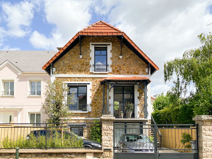 Bright Architect-renovated Stone House (2023) - 皇后鎮