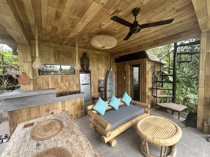 Magical Bamboo Villa: Enchanting Escape Near Ubud - インドネシア