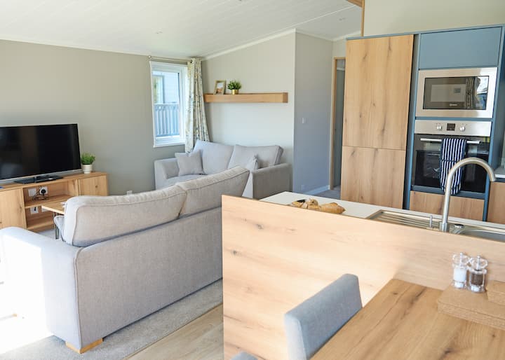 Exclusive 2 Bedroom Lodge Sleeps 4 (Pet) - New Forest