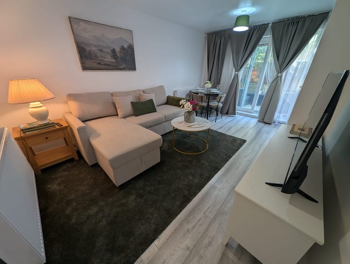 2br Ground Floor Garden Apt Contractors & Families - Milton Keynes