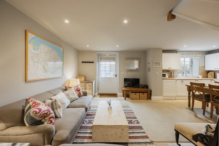 Lapwing Cottage - Holt