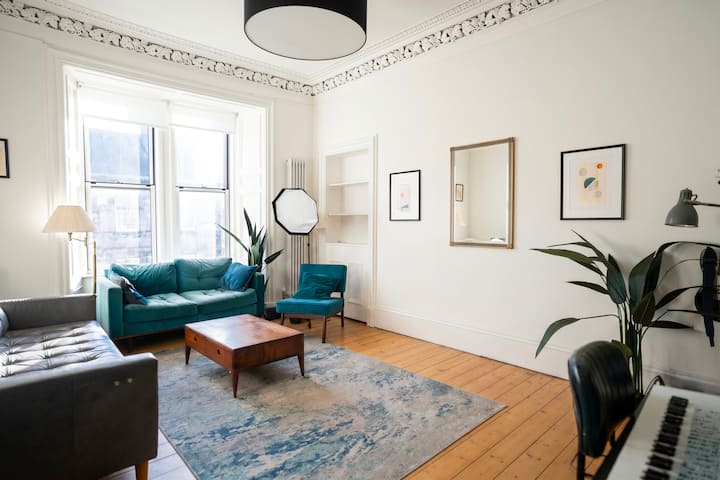 Spacious Edinburgh Apartment, Prime Leith Location - Edinburgh