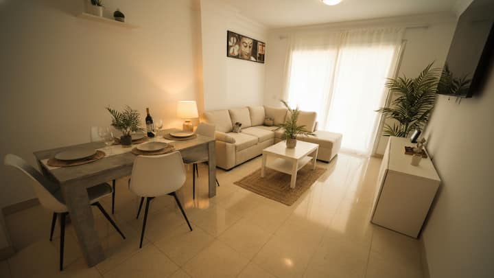 Oasis San Remo 
1 Cama Doble + 1 Sofá Cama De Lux - Los Cristianos