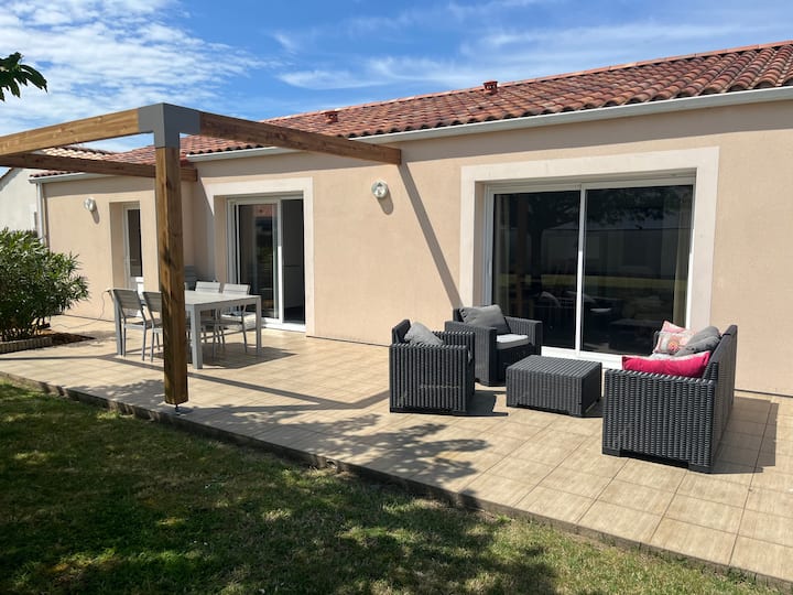 Maison Rénovée à 200m De La Plage - Tout Inclus. - Saint-Gilles-Croix-de-Vie