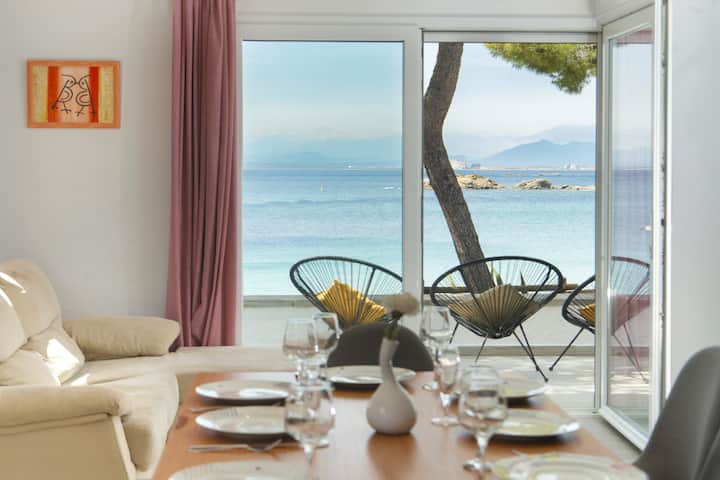 Beachfront Villa With Direct Beach Access - Cadaqués