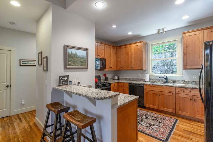 Whispering Creek Retreat At Bear Lake Reserve - Tuckasegee, NC