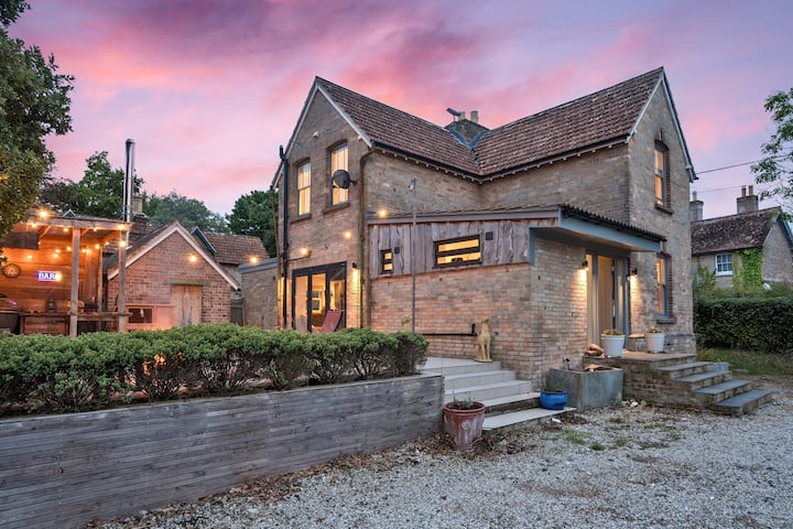 Furzebrook Lodge Family Retreat - Wareham
