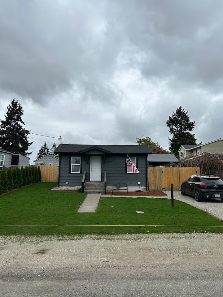 The Little House On Wilkeson Street - Tacoma, WA