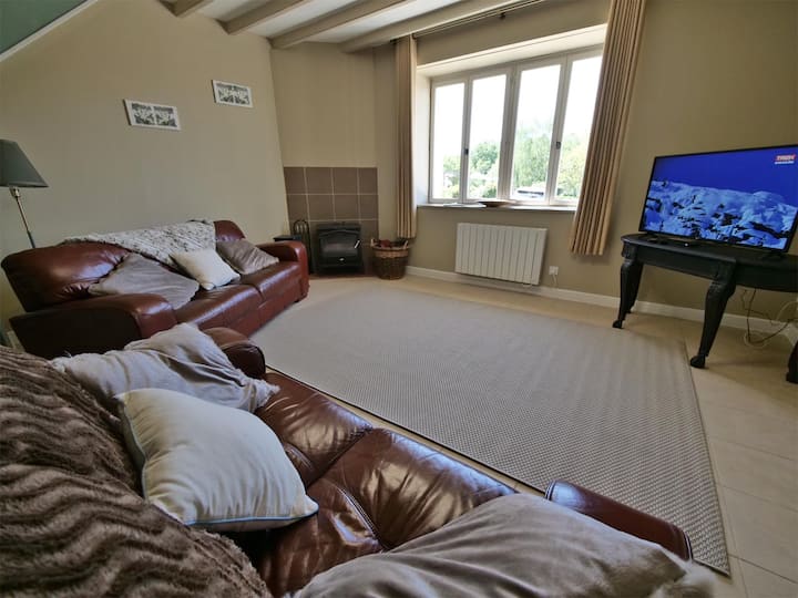 Modern Country Gîte With Pool & Large Garden - Vendée