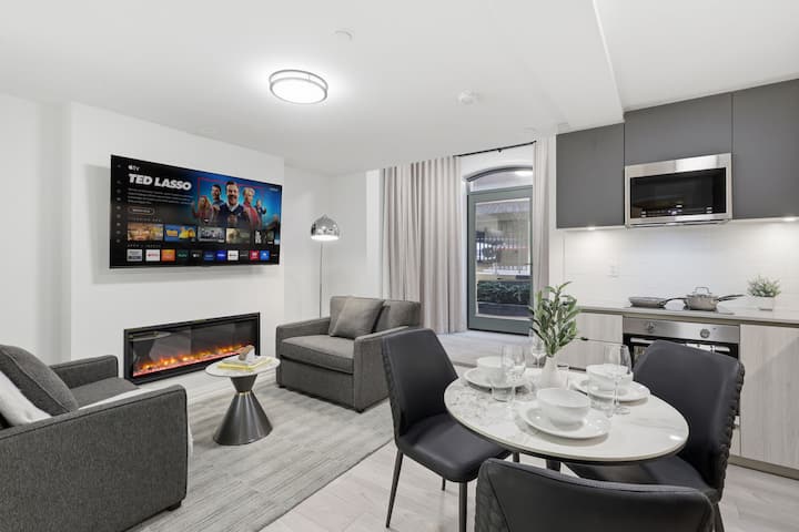 Lower 1br Boutique Suite • Sleeps 3 • Wifi+parking