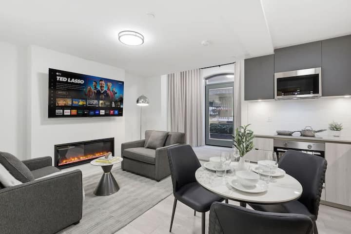 Lower 1br Boutique Suite • Sleeps 3 • Wifi+parking - Toronto