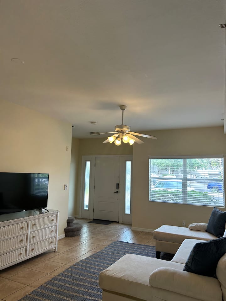 Condo In Downtown Sarasota - Sarasota, FL