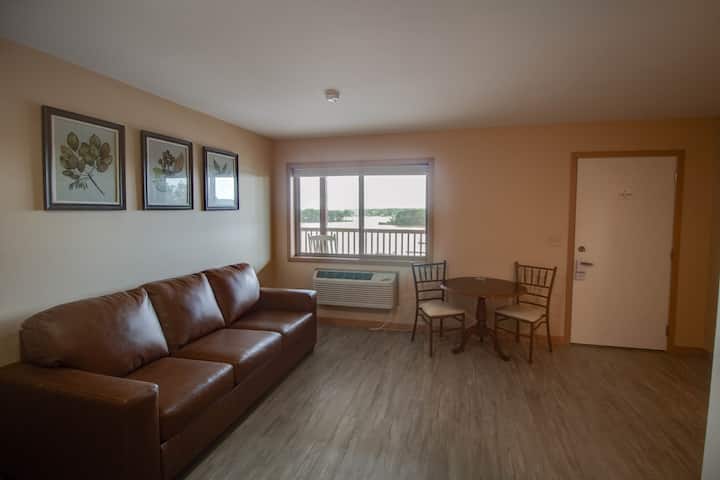 The Deckhouse At Aerie's Resort - Grafton, IL