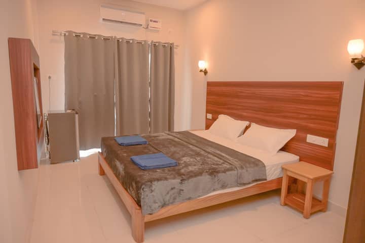 Bedroom 2 image 2