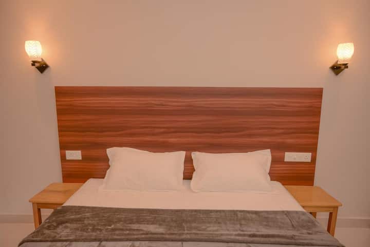 Bedroom 2 image 3