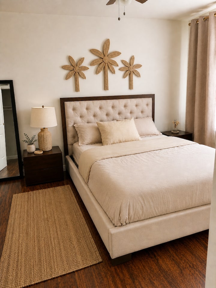 Brand New 1br/1ba · Walk 2 Sunset, Stars Hollywood - Los Angeles, CA