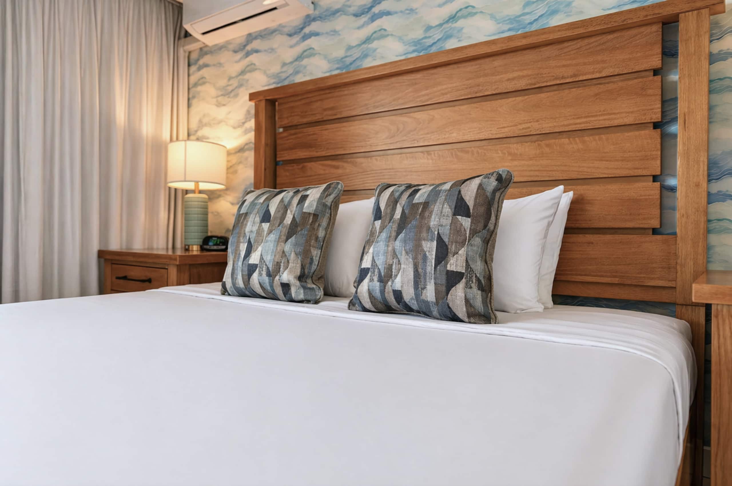 Condo in Honolulu · ★5.0 · Studio · 2 beds · 1 private bath - Image 9