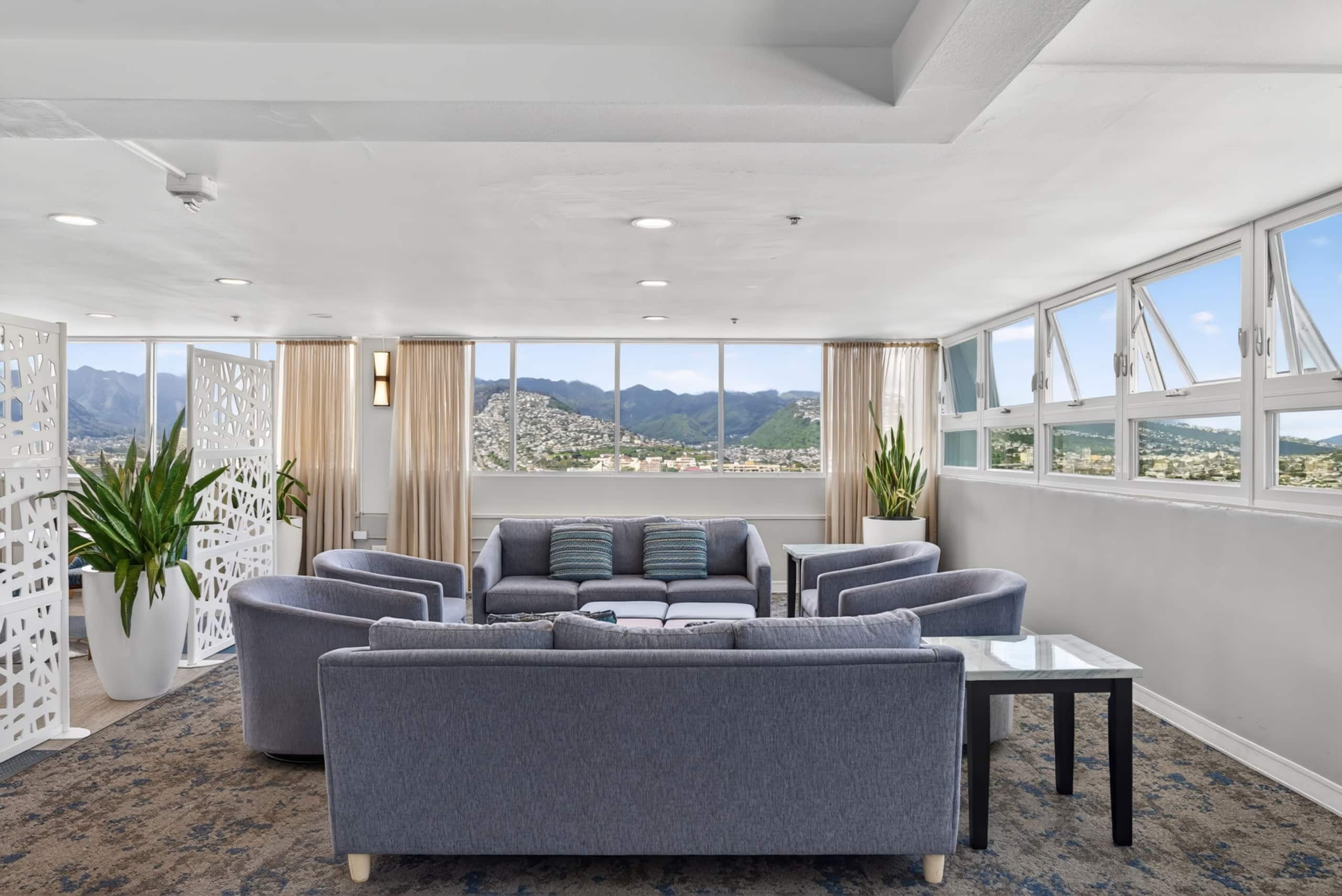 Condo in Honolulu · ★5.0 · Studio · 2 beds · 1 private bath - Image 45