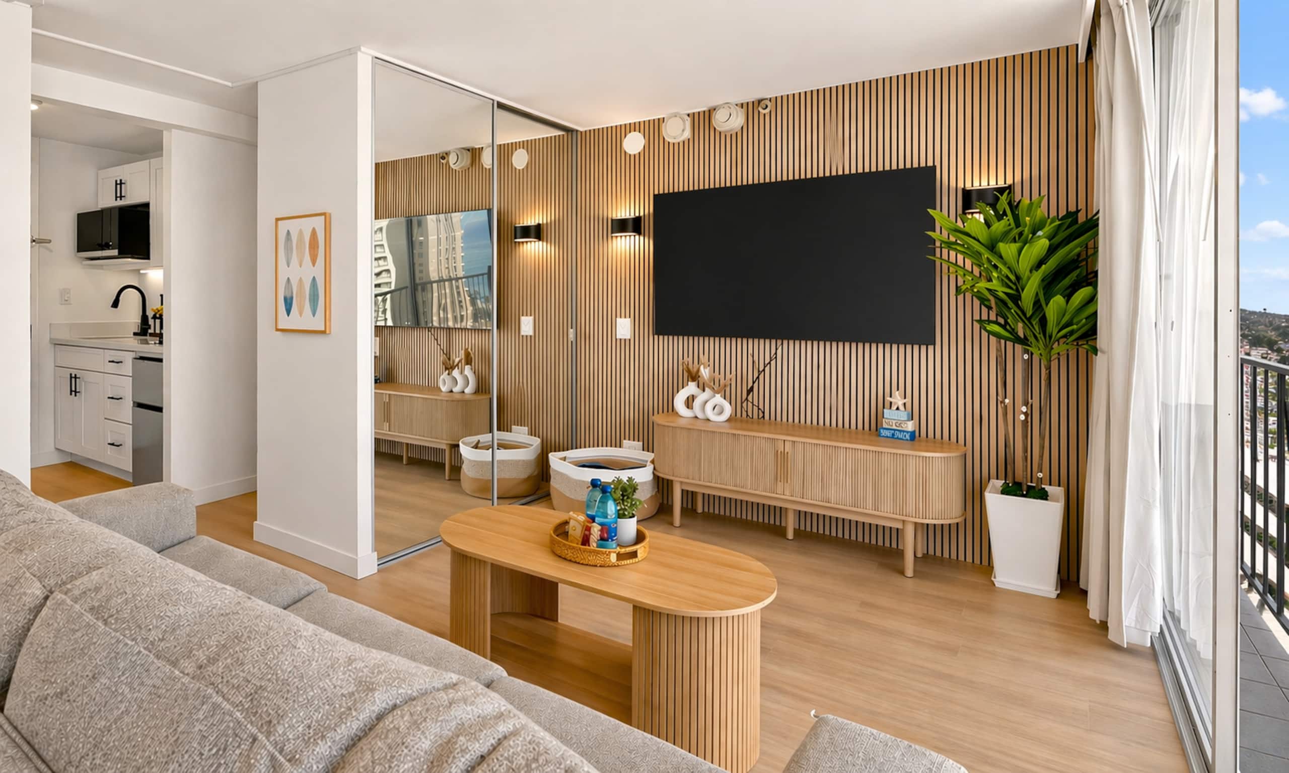 Condo in Honolulu · ★5.0 · Studio · 2 beds · 1 private bath - Image 3
