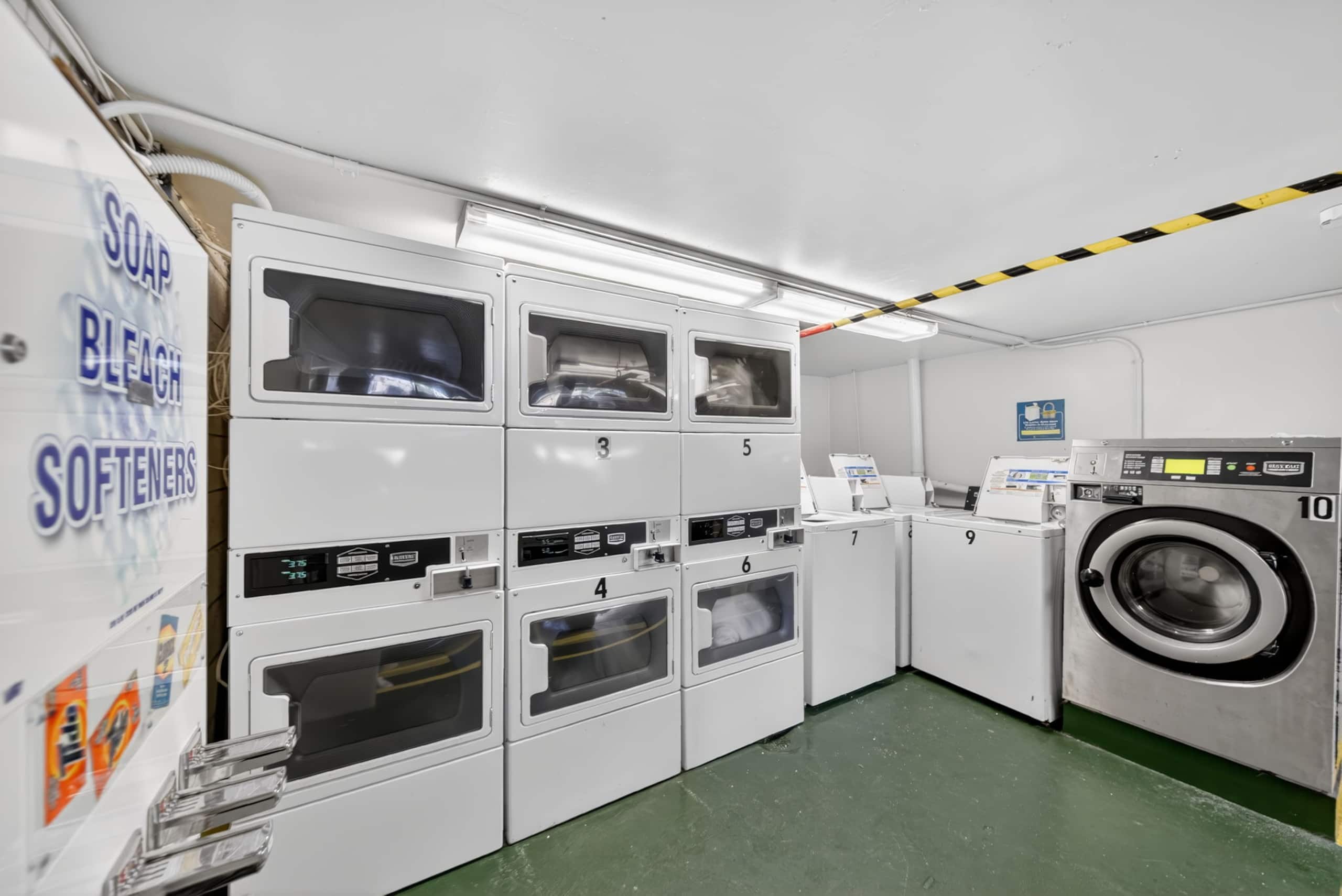 Condo in Honolulu · ★5.0 · Studio · 2 beds · 1 private bath - Image 24