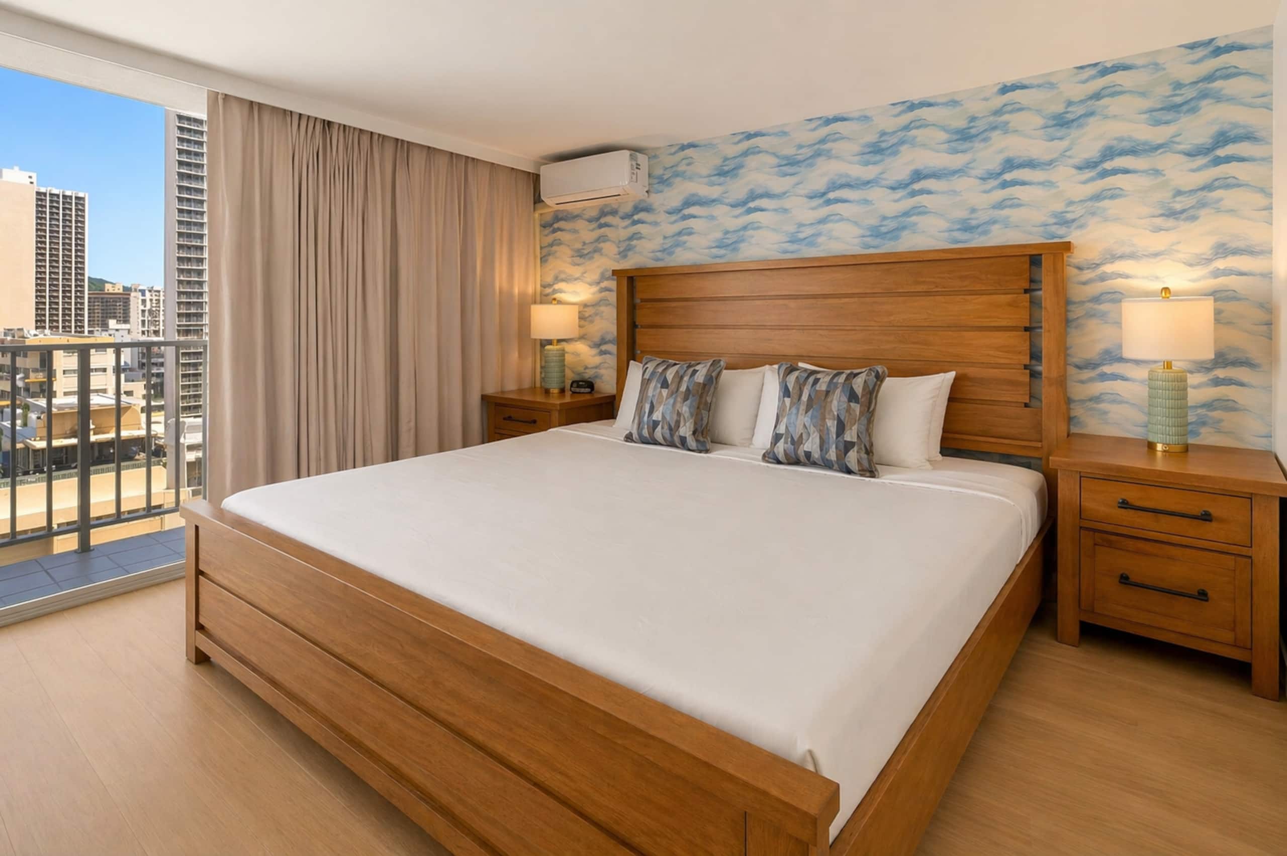 Condo in Honolulu · ★5.0 · Studio · 2 beds · 1 private bath - Image 2