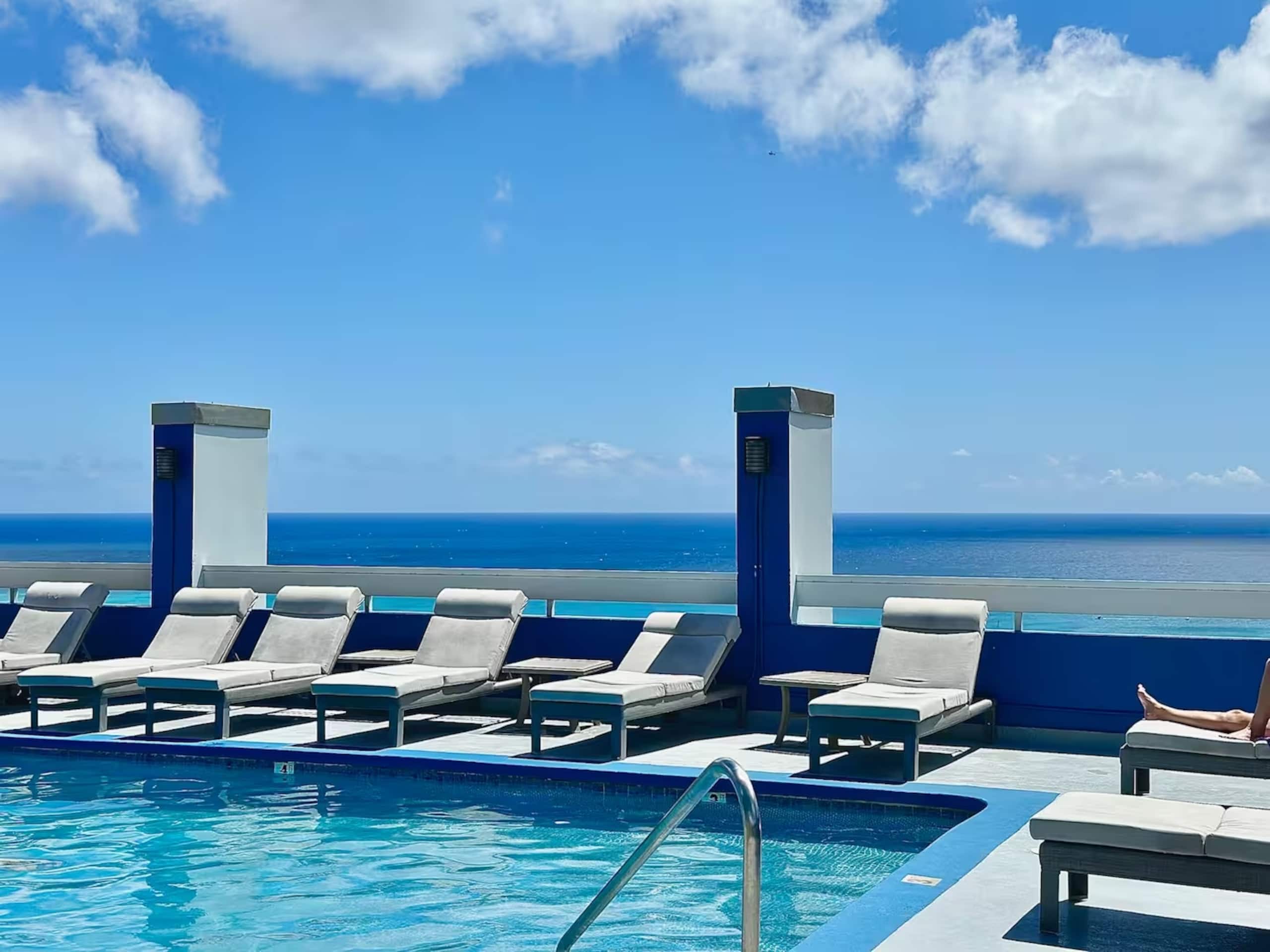 Condo in Honolulu · ★5.0 · Studio · 2 beds · 1 private bath - Image 32