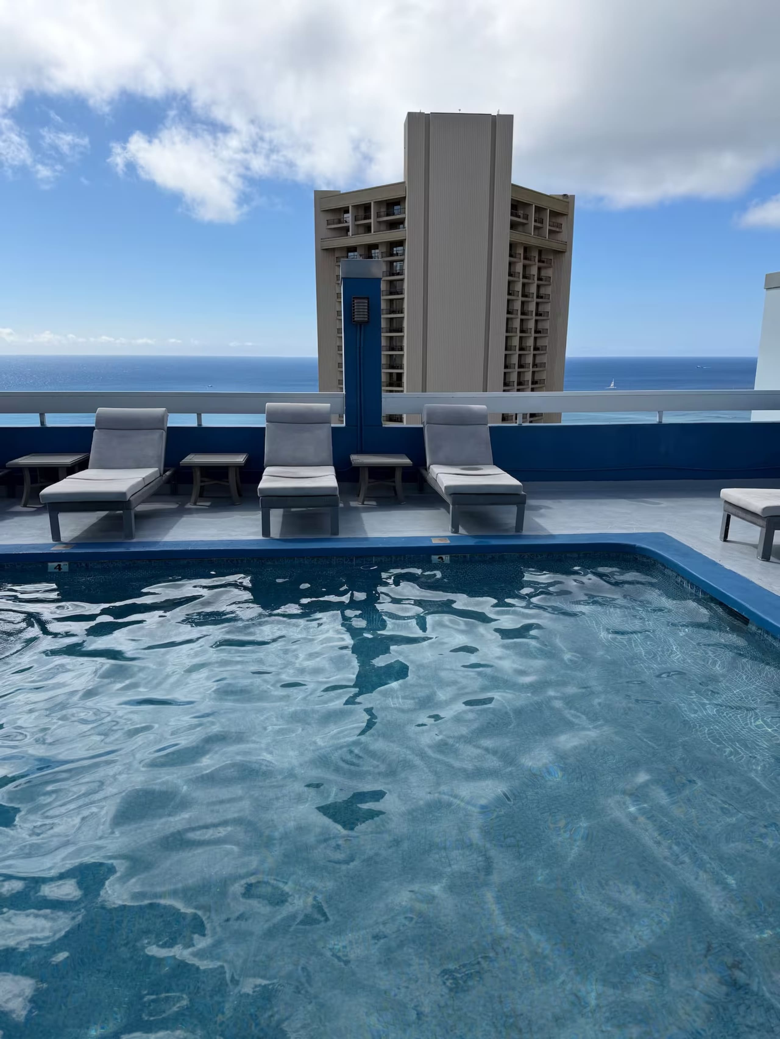 Condo in Honolulu · ★5.0 · Studio · 2 beds · 1 private bath - Image 35